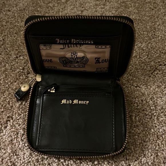 Juicy couture wallet - Picture 3 of 3